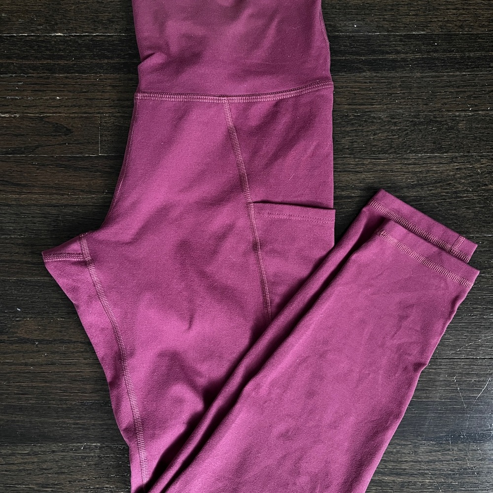 2 pairs size M FLEO leggings